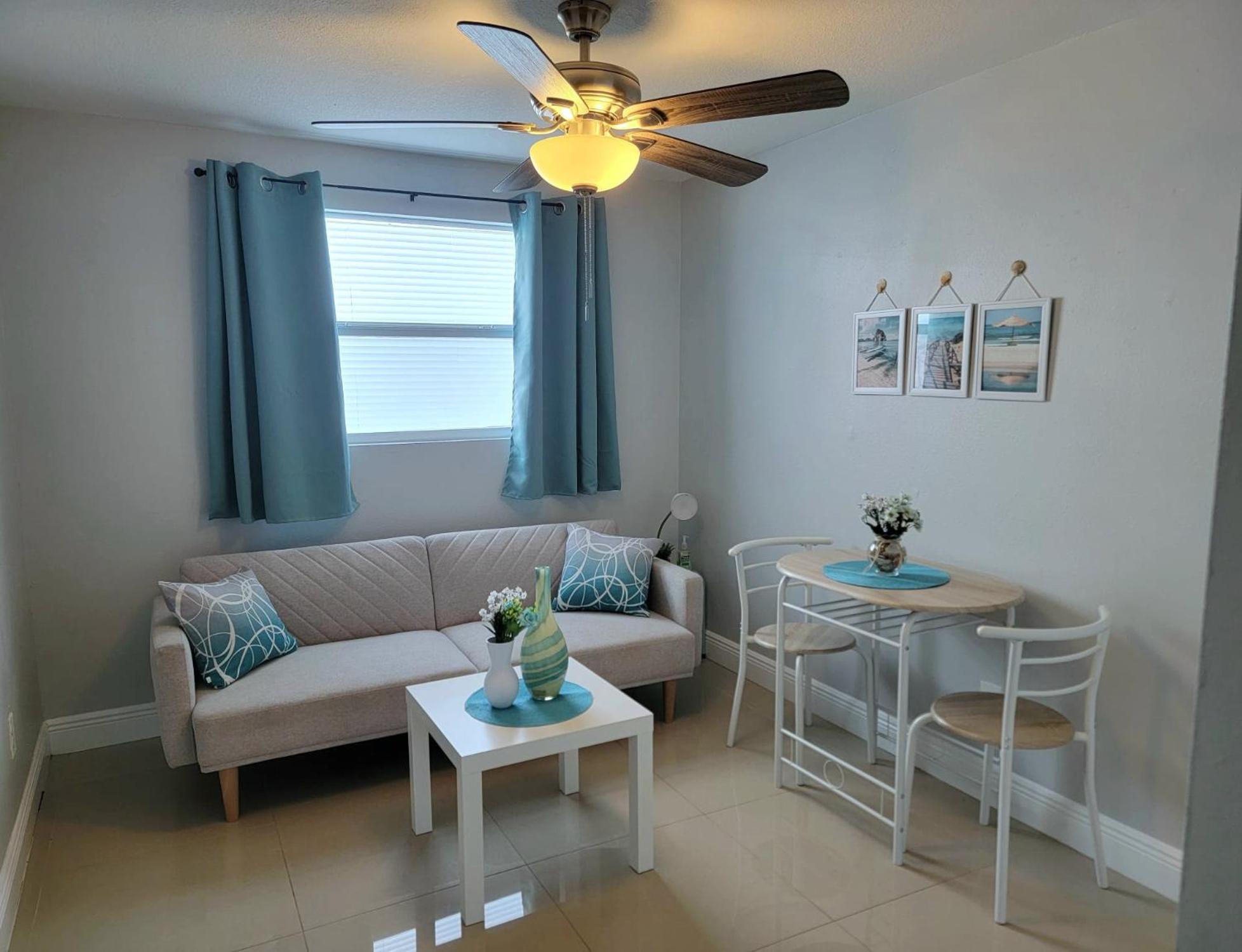 C & Y Guesthouse West Chase Esterno foto